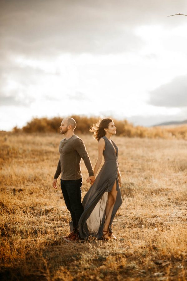 youll-never-guess-where-these-desert-engagement-photos-really-took-place-tonie-christine-photography-7