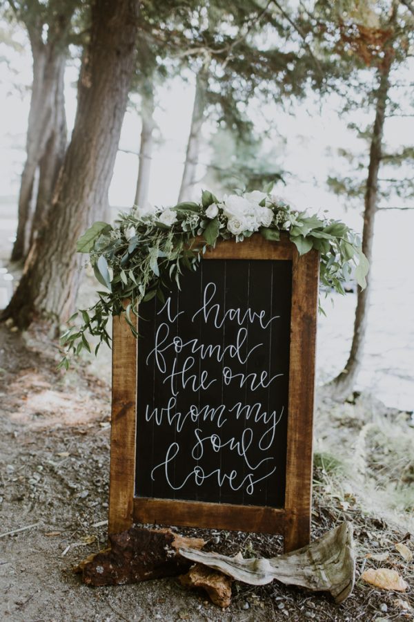 black-and-white-muskoka-wedding-at-camp-mini-yo-we-12