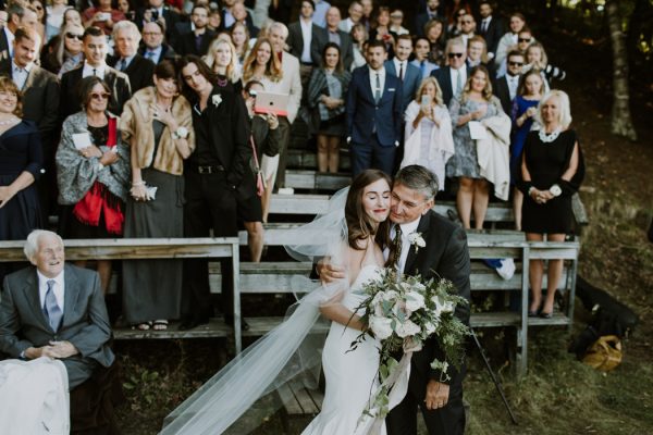 black-and-white-muskoka-wedding-at-camp-mini-yo-we-15