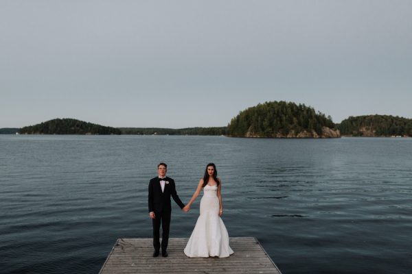 black-and-white-muskoka-wedding-at-camp-mini-yo-we-41