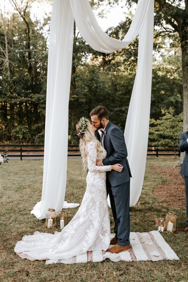 gorgeous-southern-marsala-wedding-at-grace-oaks-49