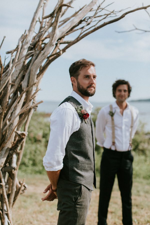 naturally-boho-maine-wedding-at-the-lookout-33