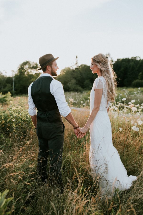 naturally-boho-maine-wedding-at-the-lookout-59