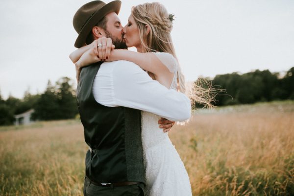 naturally-boho-maine-wedding-at-the-lookout-63