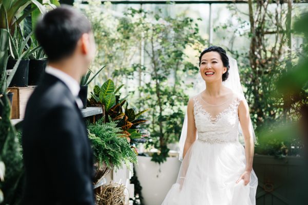 overwhelmingly-lush-michigan-wedding-at-the-planterra-conservatory-8