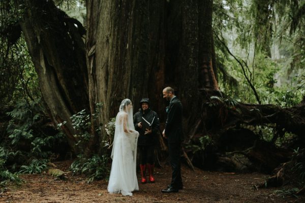 passionate-and-personal-tofino-beach-elopement-14