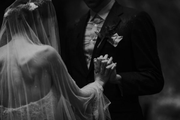 passionate-and-personal-tofino-beach-elopement-17