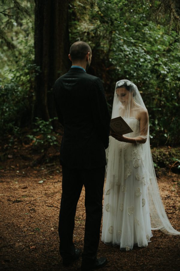 passionate-and-personal-tofino-beach-elopement-18