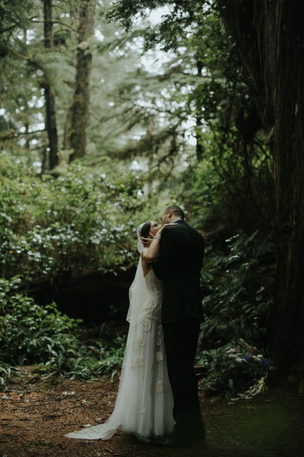 passionate-and-personal-tofino-beach-elopement-21