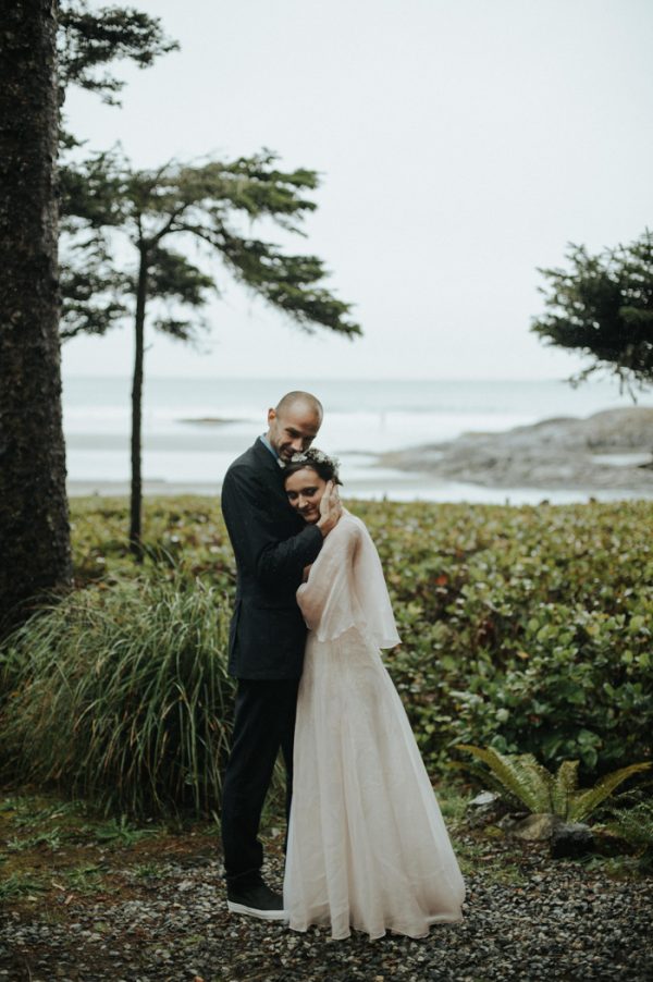 passionate-and-personal-tofino-beach-elopement-25