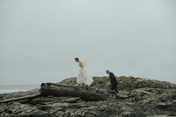 passionate-and-personal-tofino-beach-elopement-29