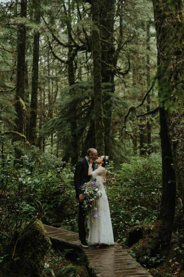 passionate-and-personal-tofino-beach-elopement-30