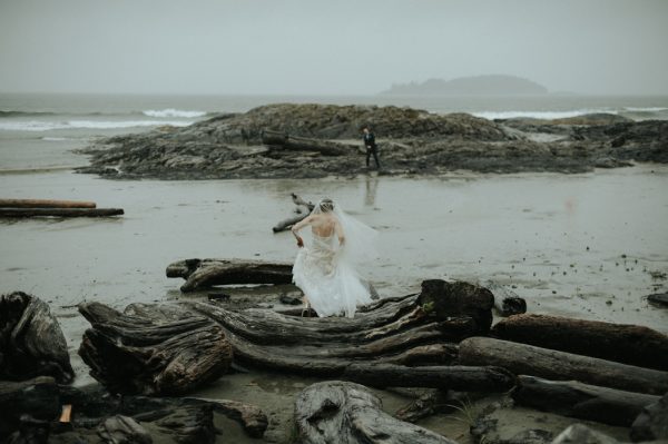 passionate-and-personal-tofino-beach-elopement-8