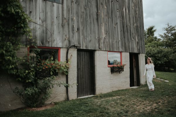 Intimate outdoor wedding at South Pond Farm by Daring Wanderer // www.daringwanderer.com