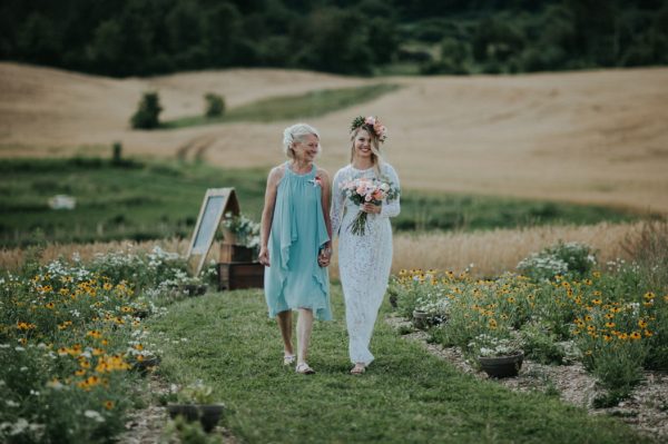 Intimate outdoor wedding at South Pond Farm by Daring Wanderer // www.daringwanderer.com