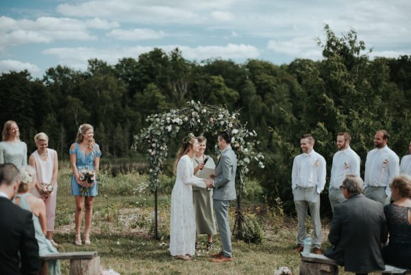 Intimate outdoor wedding at South Pond Farm by Daring Wanderer // www.daringwanderer.com