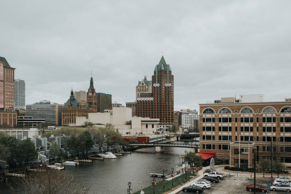 this-wedding-at-the-box-milwaukee-is-full-of-vintage-whimsy-1