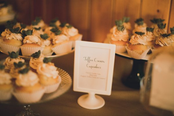 whimsical-diy-wedding-at-yosemite-bug-rustic-mountain-resort-16