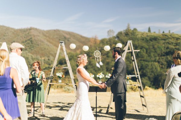 whimsical-diy-wedding-at-yosemite-bug-rustic-mountain-resort-20