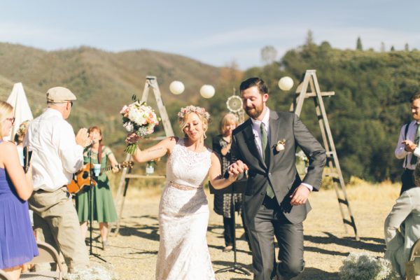 whimsical-diy-wedding-at-yosemite-bug-rustic-mountain-resort-24