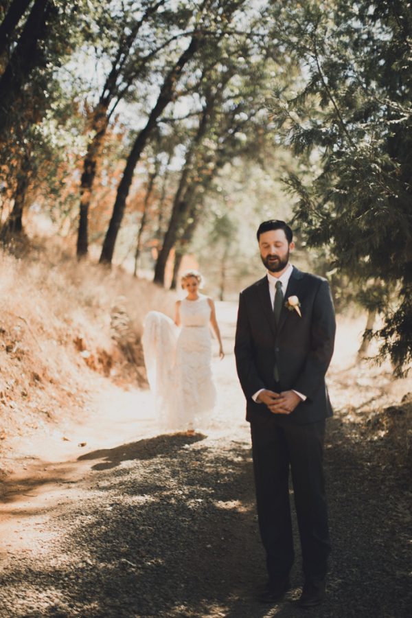 whimsical-diy-wedding-at-yosemite-bug-rustic-mountain-resort-7