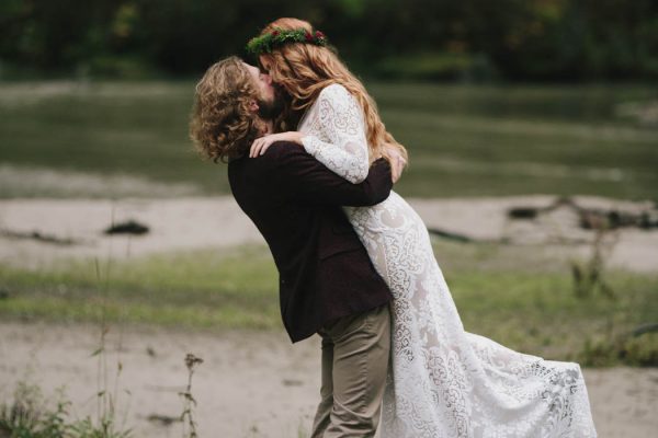 diy-forest-wedding-at-begbie-falls-in-british-columbia-kelly-brown-photography-23