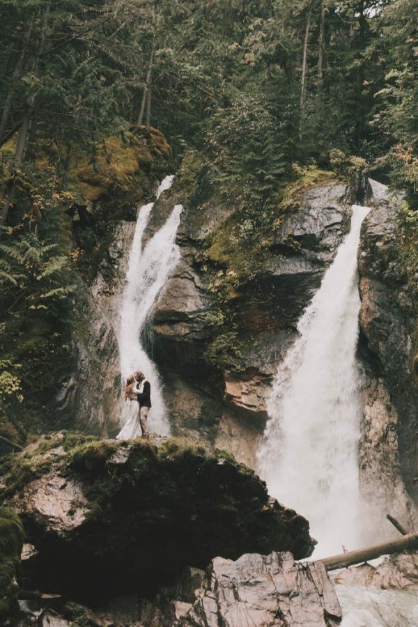 diy-forest-wedding-at-begbie-falls-in-british-columbia-kelly-brown-photography-38