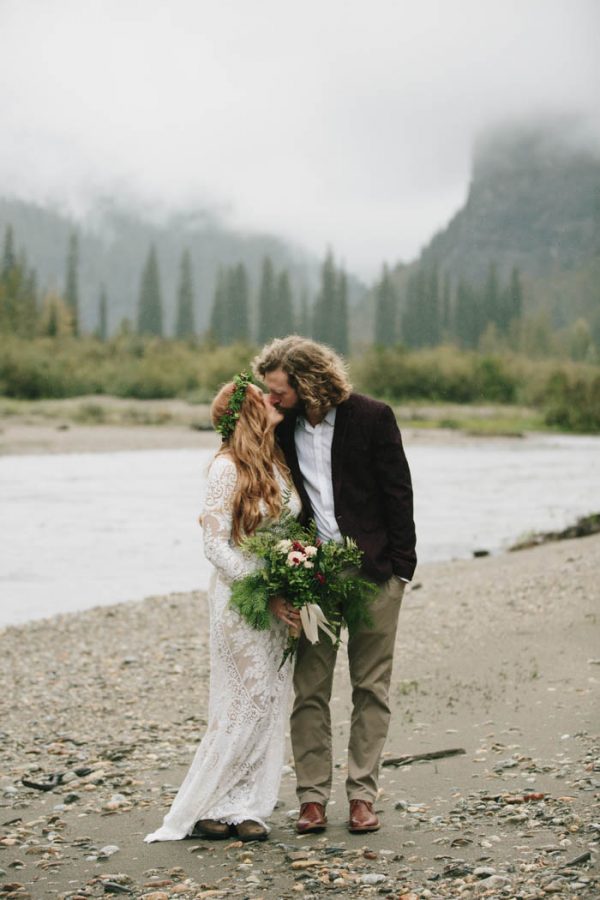 diy-forest-wedding-at-begbie-falls-in-british-columbia-kelly-brown-photography-49