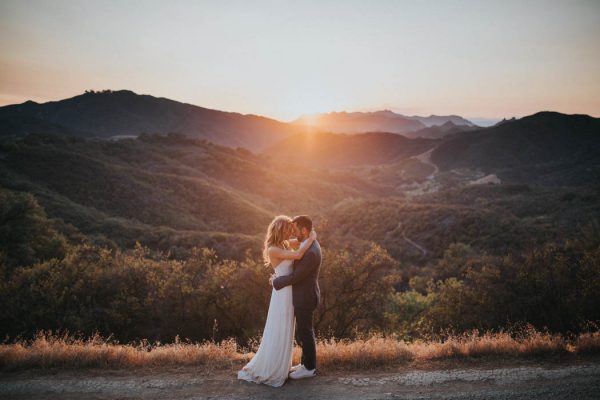 southern-california-desert-wedding-overlooking-the-malibu-hills-kindred-weddings-43
