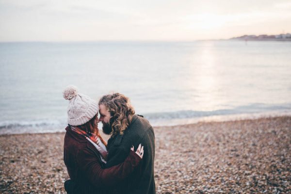 were-obsessed-with-the-bohemian-vibes-in-this-southsea-beach-engagement-hayley-savage-photography-18