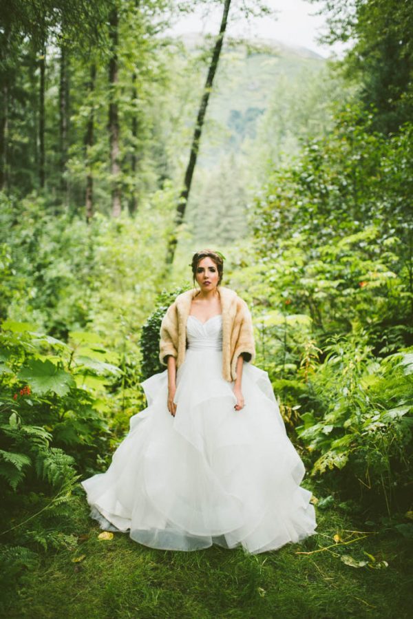wintry-jewel-tone-arkansas-wedding-at-raven-glacier-lodge-marcie-and-shawn-photography-39-600x899