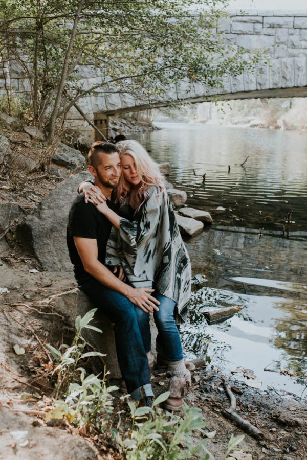youll-love-the-epic-cuddles-in-this-yosemite-engagement-session-marcela-pulido-photography-45