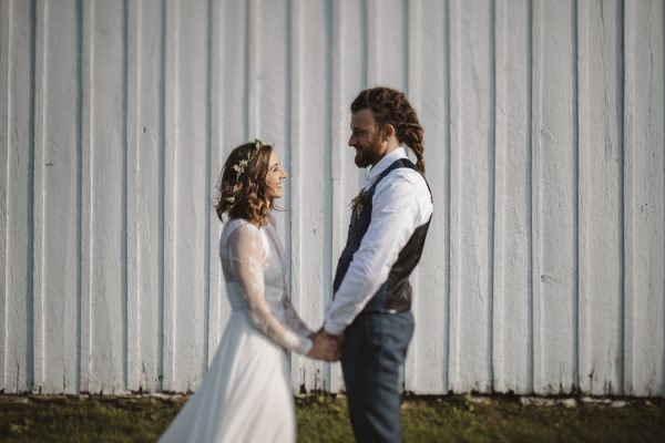 backyard-elopement-in-the-virginia-countryside-11