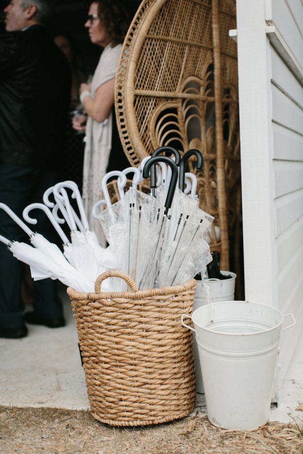 chic-barn-wedding-at-graciosa-byron-bay-10