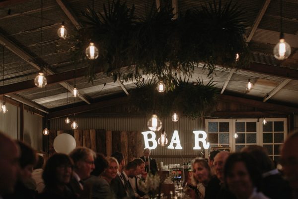 chic-barn-wedding-at-graciosa-byron-bay-40