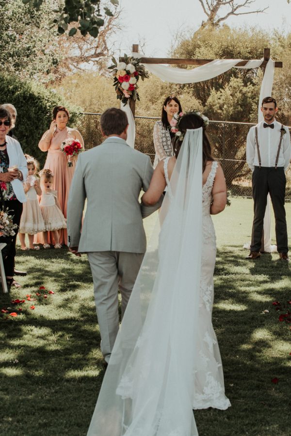 dreamy-rustic-australian-wedding-old-broadwater-farm-10