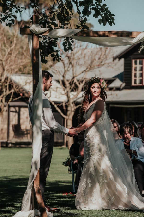 dreamy-rustic-australian-wedding-old-broadwater-farm-11