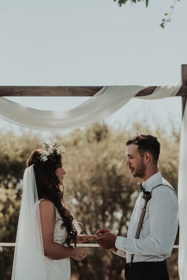 dreamy-rustic-australian-wedding-old-broadwater-farm-12