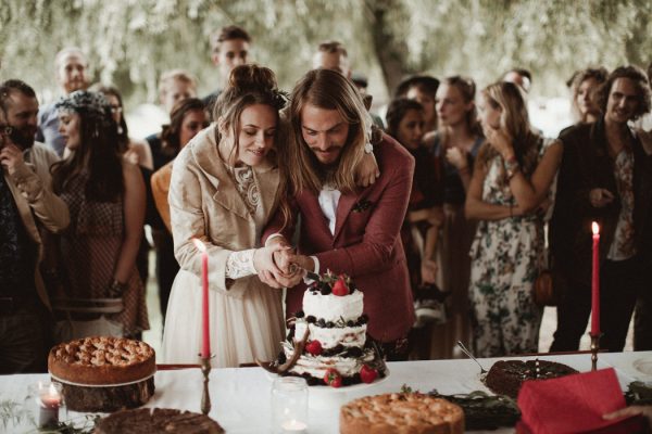 eccentric-netherlands-festival-wedding-at-paviljoen-het-buitenhuis-42