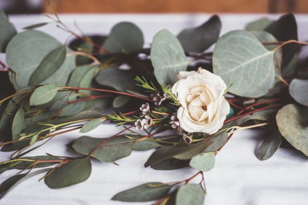 glamorous-upstate-new-york-barn-wedding-at-handsome-hollow-5