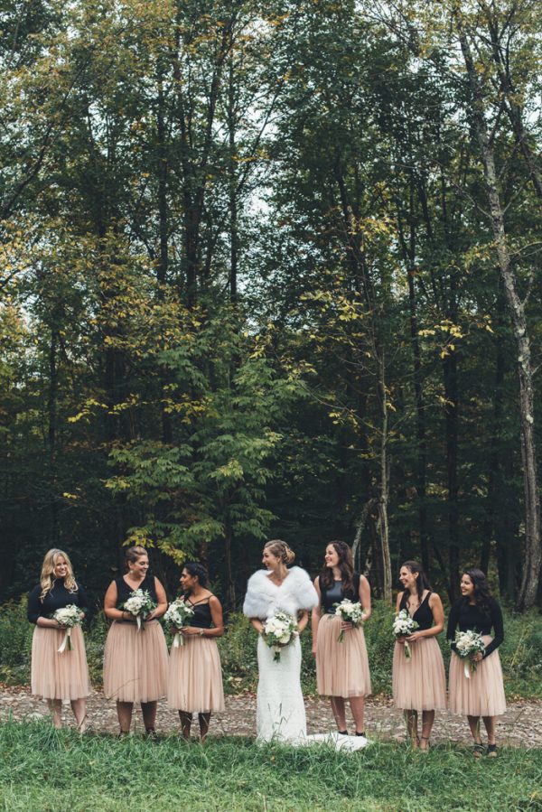 glamorous-upstate-new-york-barn-wedding-at-handsome-hollow-8