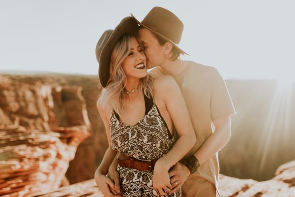 jaw-dropping-destination-engagement-session-at-horseshoe-bend-5