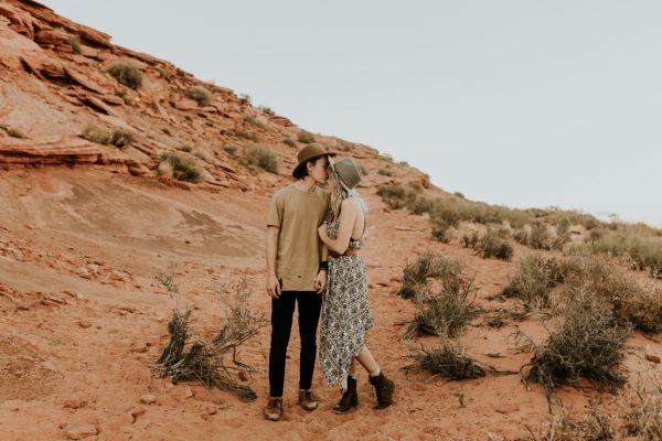 jaw-dropping-destination-engagement-session-at-horseshoe-bend-9