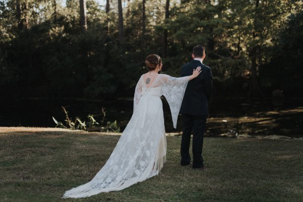 louisiana-swamp-wedding-at-sticks-and-stones-bayou-retreat-13