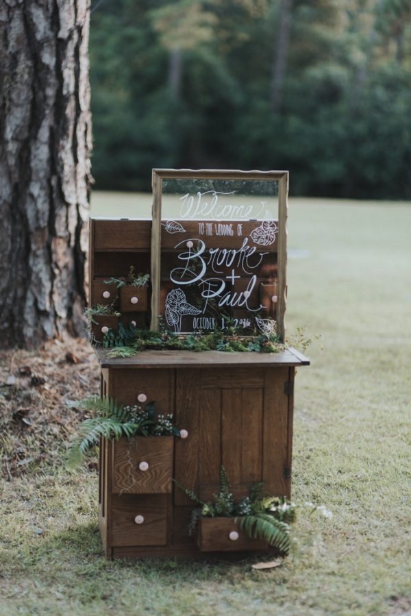 louisiana-swamp-wedding-at-sticks-and-stones-bayou-retreat-23