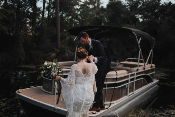 louisiana-swamp-wedding-at-sticks-and-stones-bayou-retreat-33