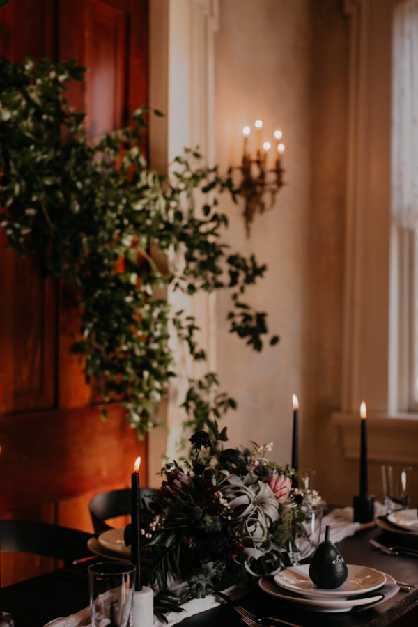 moody-modern-nashville-wedding-inspiration-at-riverwood-mansion-18