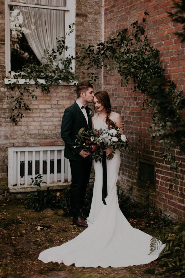 moody-modern-nashville-wedding-inspiration-at-riverwood-mansion-44