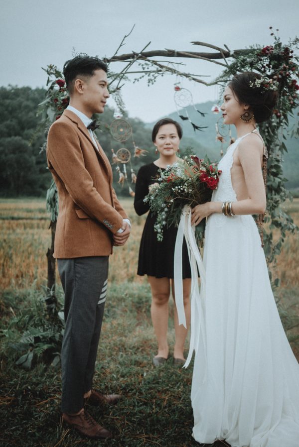 remote-and-rustic-vietnamese-elopement-at-nui-ham-lon-37