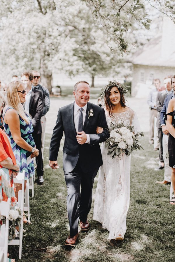 romantic-and-rustic-minnesota-wedding-at-mayowood-stone-barn-15